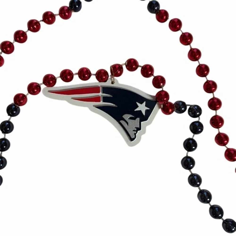 WinCraft New England Patriots Mardi Gras Bead Necklace Team Logo One Size